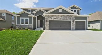 Homes for Sale in Kansas City, MO 64156 | 10318 N Winchester Avenue