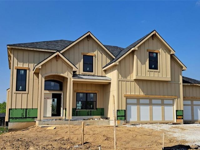 Homes for Sale in Kansas City, MO 64157 | 8718 N FARLEY Avenue