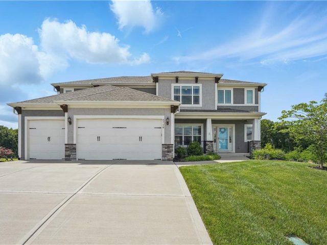 Homes for Sale in Kansas City, MO 64154 | 6718 NW 105th Street