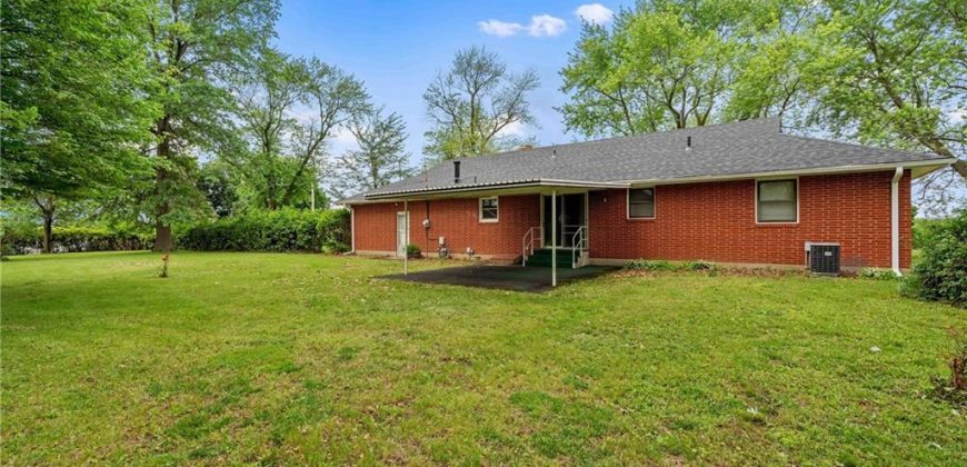 Homes for Sale in Liberty, MO 64068 | 521 S La Frenz Road