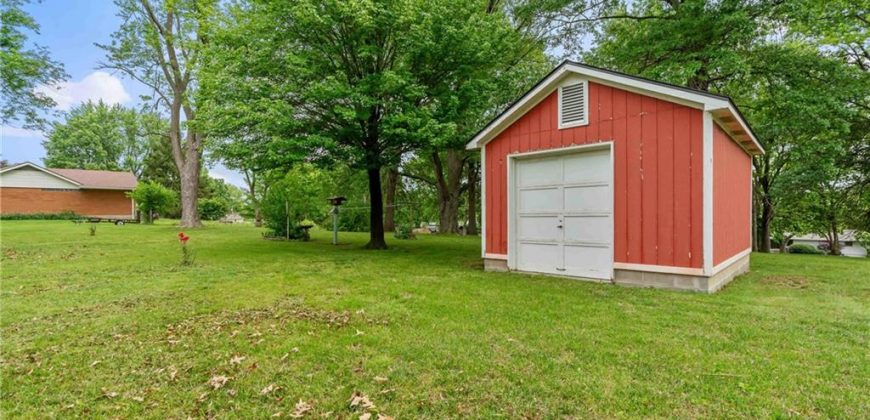 Homes for Sale in Liberty, MO 64068 | 521 S La Frenz Road