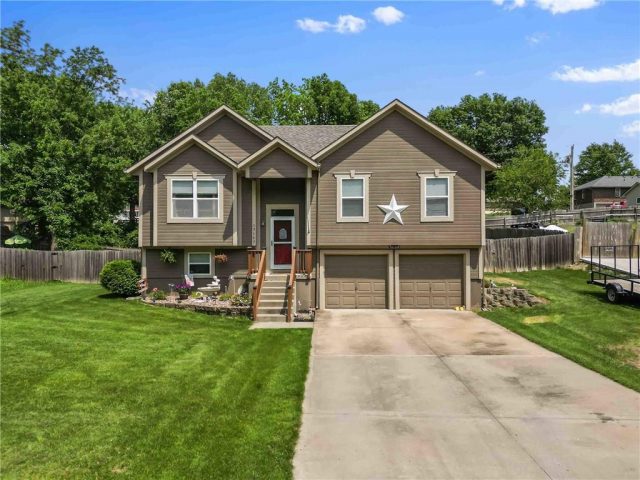 Homes for Sale in Holt, MO 64048 | 17107  Barr Avenue