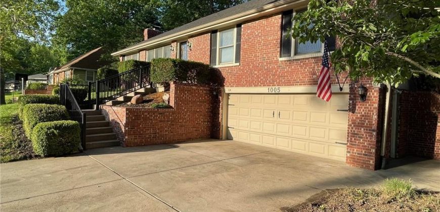 Homes for Sale in Liberty, MO 64068 | 1005  Scott Drive