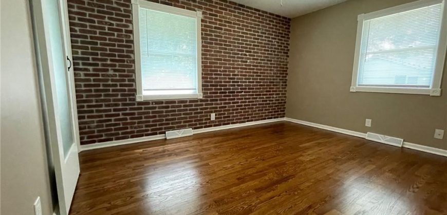 Homes for Sale in Liberty, MO 64068 | 1005  Scott Drive