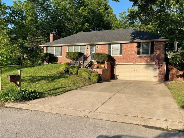Homes for Sale in Liberty, MO 64068 | 1005  Scott Drive