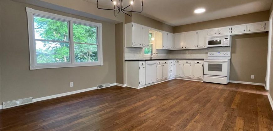 Homes for Sale in Liberty, MO 64068 | 1005  Scott Drive