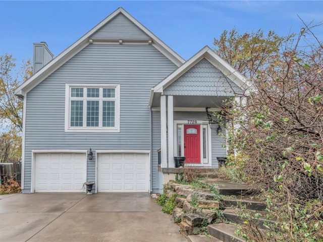 Homes for Sale in Weatherby Lake, MO 64152 | 7728 NW Eastside Drive