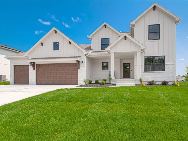 Homes for Sale in Kearney, MO 64060 | 2323  Fishing Lane