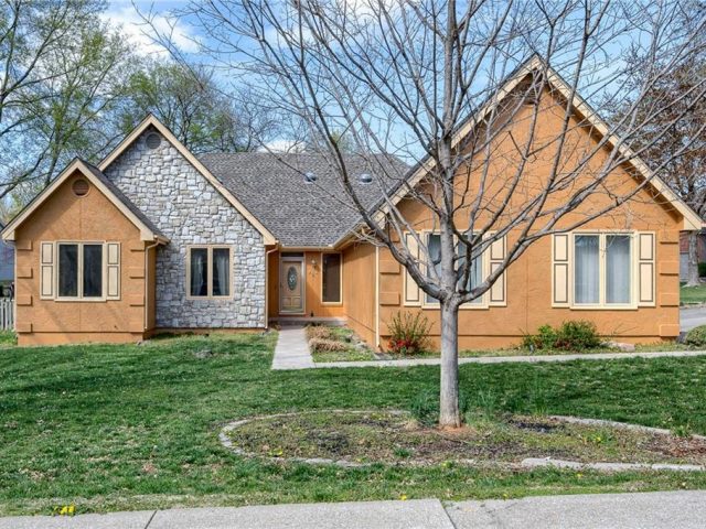 Homes for Sale in Liberty, MO 64068 | 652  BUTTERNUT Lane