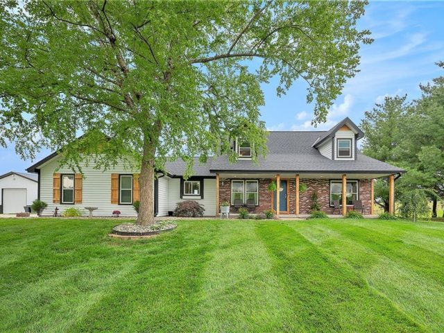 Homes for Sale in Liberty, MO 64068 | 12410  Northern Avenue