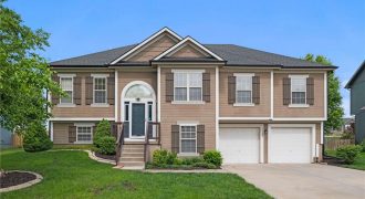 Homes for Sale in Liberty, MO 64068 | 1523  Honeysuckle Drive
