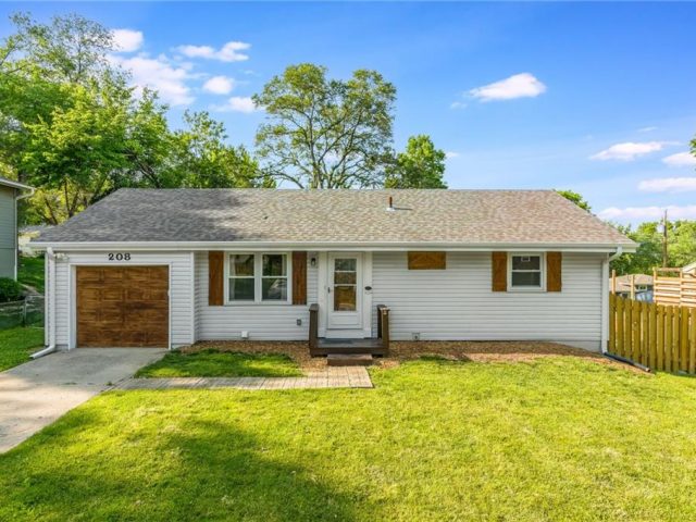 Homes for Sale in Liberty, MO 64068 | 208  JACKSON Street