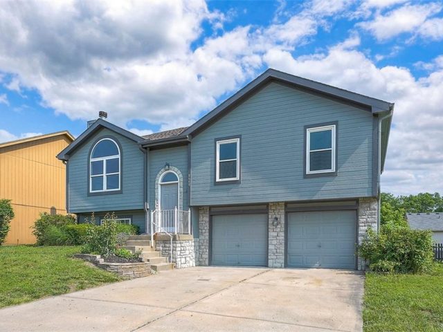 Homes for Sale in Kansas City, MO 64157 | 8640 NE 115th Terrace