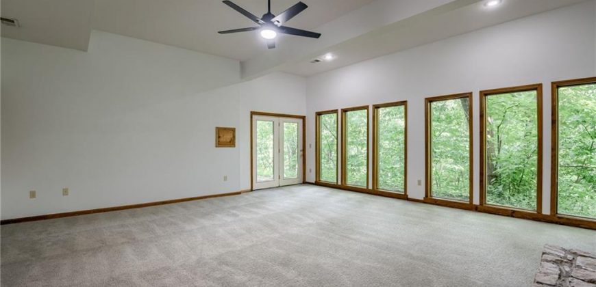 Homes for Sale in Parkville, MO 64152 | 5317 NW Bluff Way