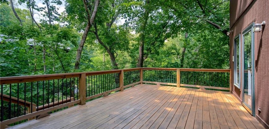 Homes for Sale in Parkville, MO 64152 | 5317 NW Bluff Way