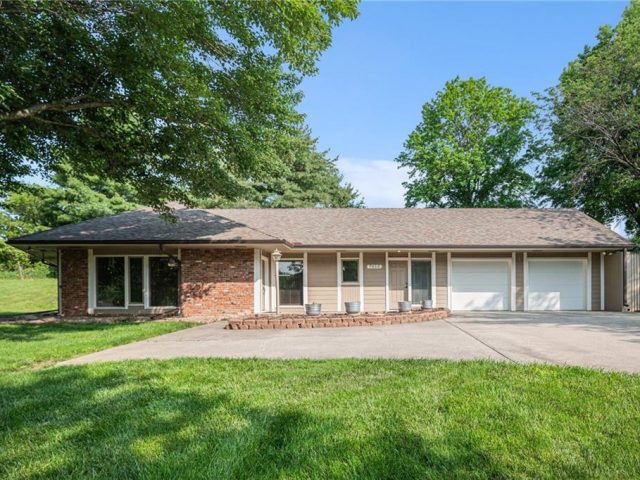 Homes for Sale in Kansas City, MO 64152 | 7612 NW Valley Road