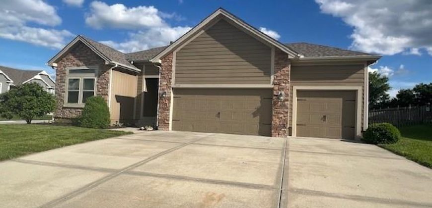 Homes for Sale in Kansas City, MO 64156 | 7035 NE 113th Terrace