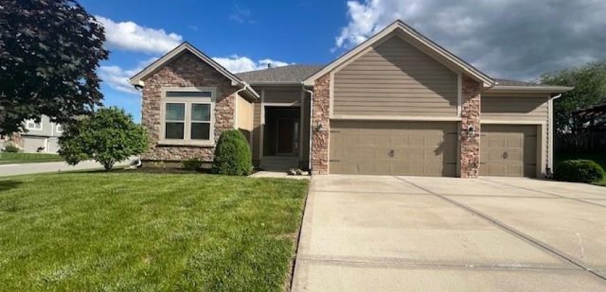 Homes for Sale in Kansas City, MO 64156 | 7035 NE 113th Terrace