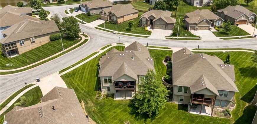 Homes for Sale in Kansas City, MO 64154 | 5800 NW 108th Court