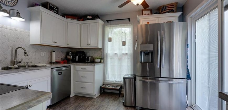 Homes for Sale in Gladstone, MO 64119 | 5972 N Bellefontaine Avenue