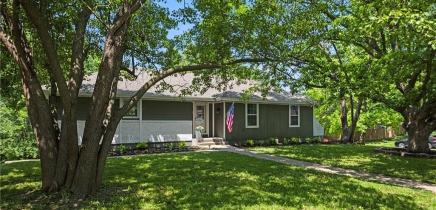 Homes for Sale in Parkville, MO 64152 | 5712 NW Raintree Drive