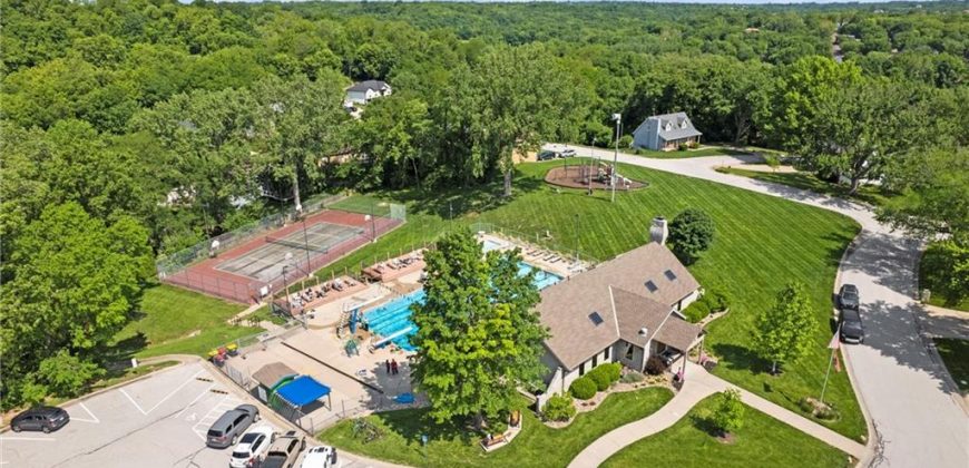 Homes for Sale in Parkville, MO 64152 | 5712 NW Raintree Drive