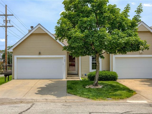 Homes for Sale in Gladstone, MO 64119 | 7199 NE Kingston Court