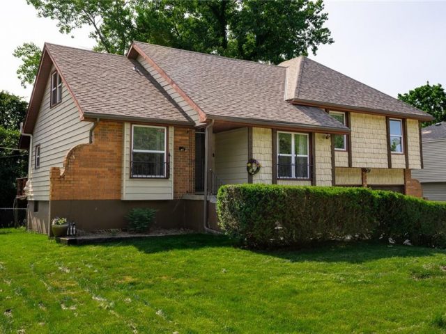 Homes for Sale in Kansas City, MO 64118 | 7207 N Woodland Avenue