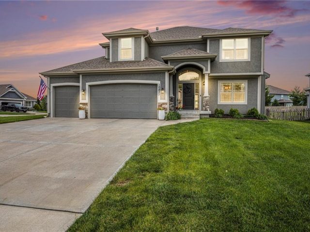 Homes for Sale in Kansas City, MO 64155 | 10831 N Tracy Avenue