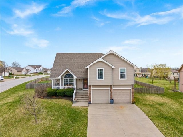 Homes for Sale in Platte City, MO 64079 | 12880  Ridgeview Drive