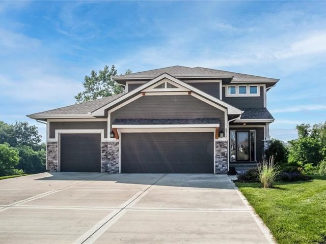 Homes for Sale in Kansas City, MO 64157 | 8735 NE 103rd Terrace