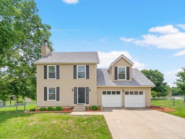 Homes for Sale in Kansas City, MO 64151 | 5521 N Mayview Avenue
