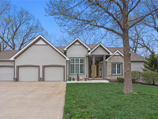 Homes for Sale in Liberty, MO 64068 | 1018  Wildbriar Drive