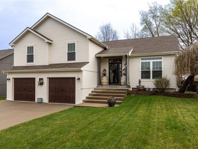 Homes for Sale in Kansas City, MO 64158 | 7441 N Mckinley Avenue