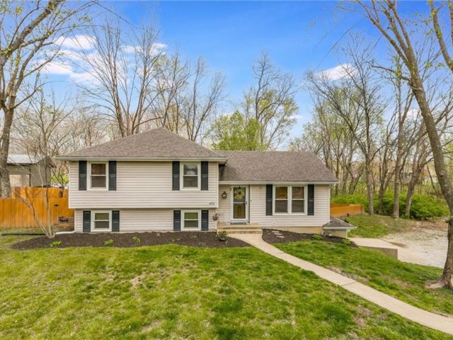 Homes for Sale in Liberty, MO 64068 | 402  Campbell Court