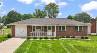 Homes for Sale in Gladstone, MO 64118 | 7313 N Wayne Avenue