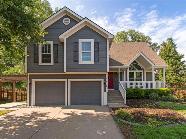 Homes for Sale in Kansas City, MO 64157 | 7910 NE 111TH Terrace