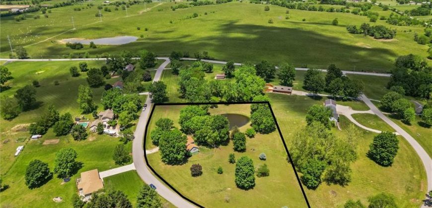 Homes for Sale in Kearney, MO 64060 | 15017  Woodcliffe Circle
