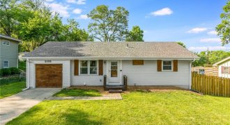 Homes for Sale in Liberty, MO 64068 | 208  JACKSON Street