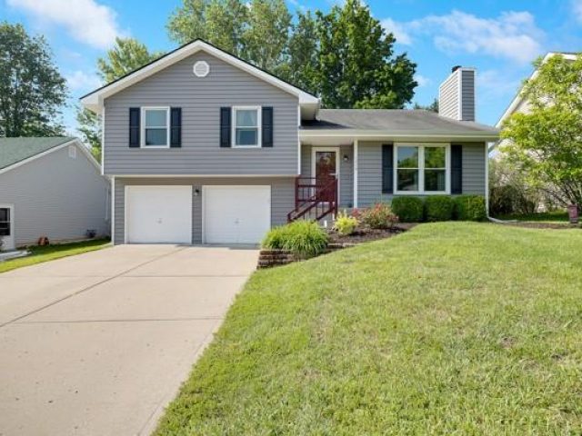 Homes for Sale in Kansas City, MO 64118 | 1319  69th Street