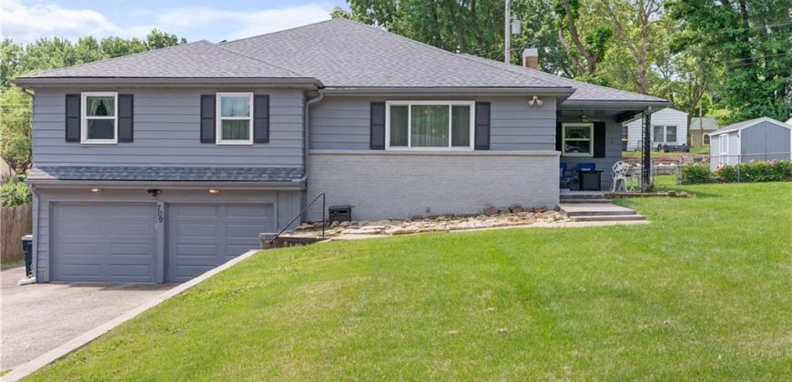 Homes for Sale in Kansas City, MO 64116 | 709 NE 46th Terrace