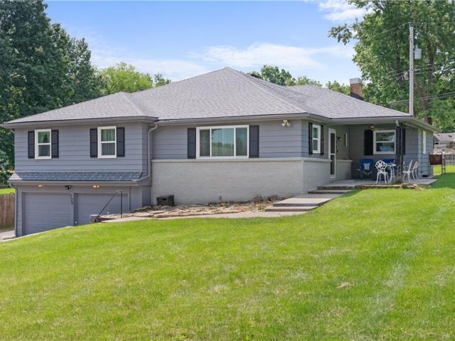 Homes for Sale in Kansas City, MO 64116 | 709 NE 46th Terrace