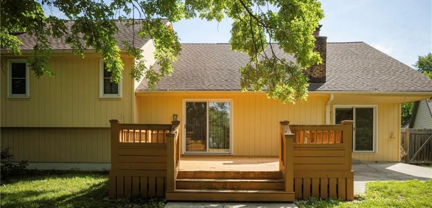Homes for Sale in Kansas City, MO 64151 | 5926 N Chatham Avenue