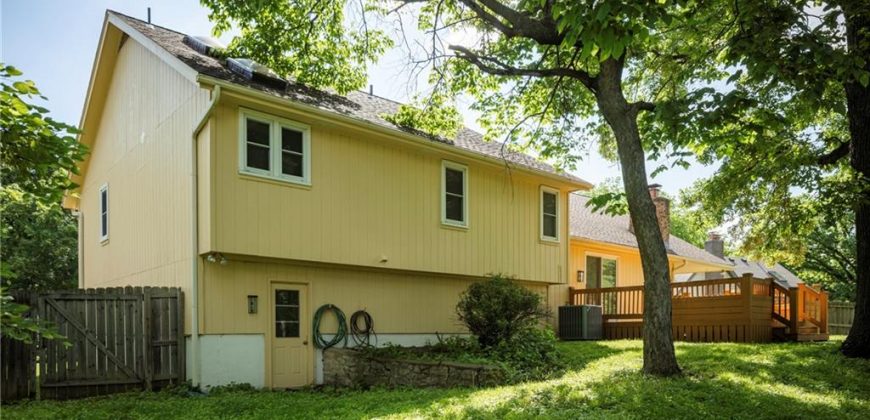 Homes for Sale in Kansas City, MO 64151 | 5926 N Chatham Avenue