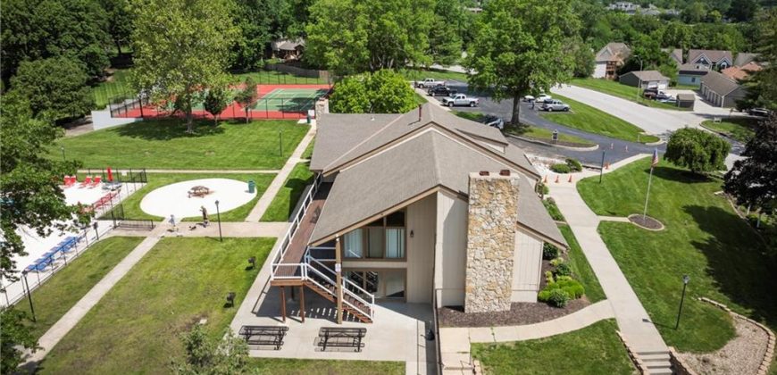 Homes for Sale in Kansas City, MO 64151 | 5926 N Chatham Avenue
