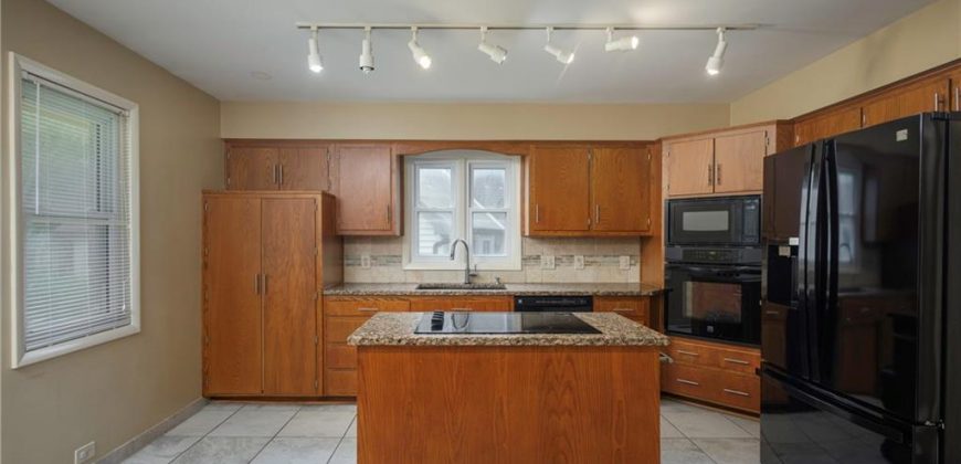 Homes for Sale in Kansas City, MO 64151 | 5926 N Chatham Avenue