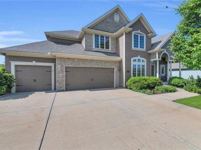 Homes for Sale in Kansas City, MO 64155 | 2301 NE 110th Street