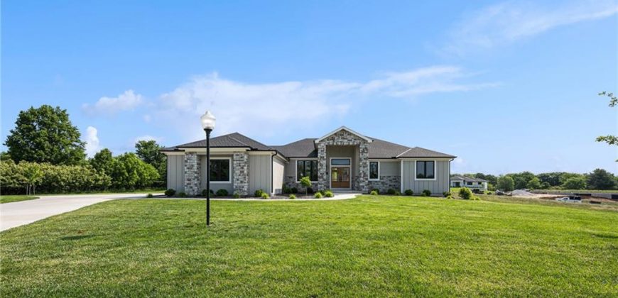 Homes for Sale in Parkville, MO 64152 | 7555 NW Fawn Circle
