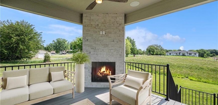 Homes for Sale in Parkville, MO 64152 | 7555 NW Fawn Circle