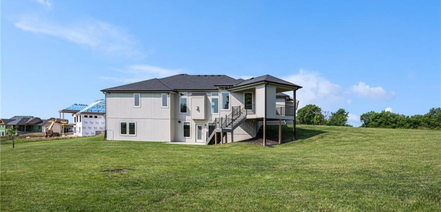 Homes for Sale in Parkville, MO 64152 | 7555 NW Fawn Circle